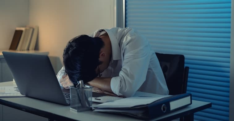 How to Wake Yourself up at Work: 9 Science-Backed Tips